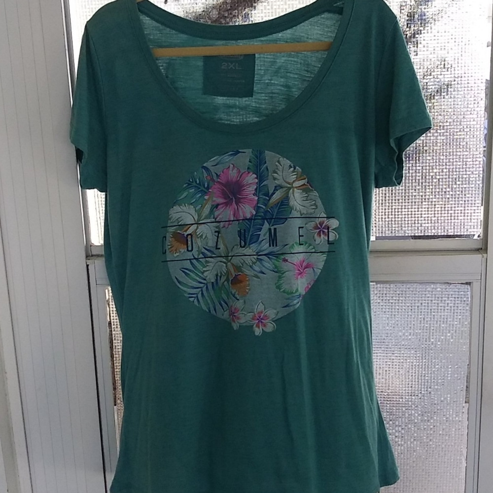 Womans Cariloha tee 2xl